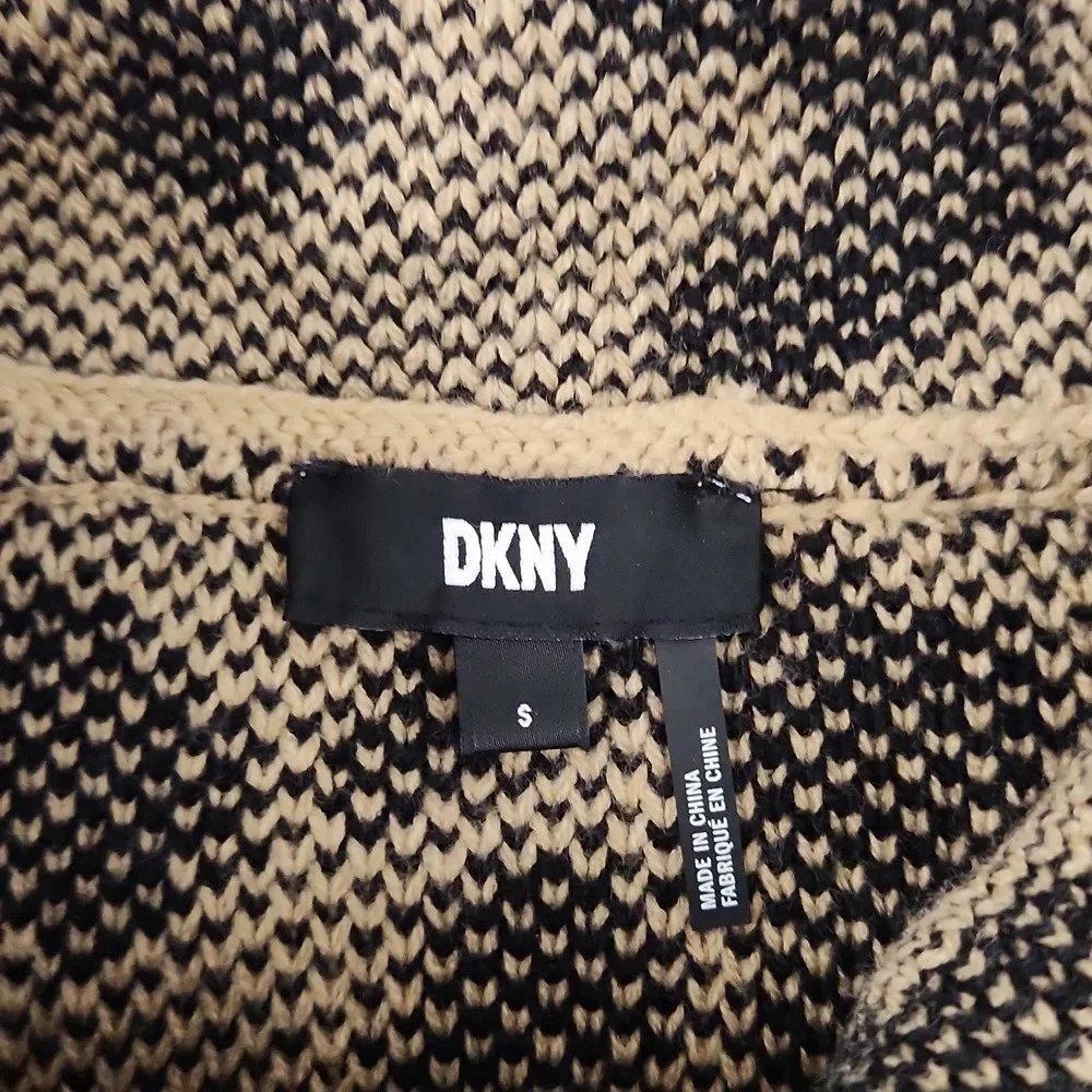 DKNY Animal print turtle neck knit sweater size small - Picture 10 of 12